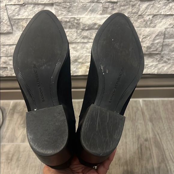 Banana Republic Black Ankle Boots with Pointed Toe and Textured Fabric - Picture 9 of 10